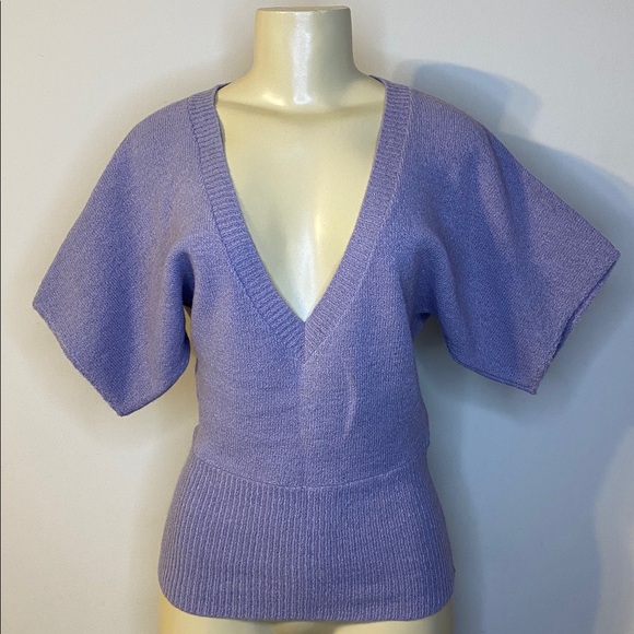 AGGI Sweaters - AGGI Lavender V-Neck Cashmere Sweater Top Size 36